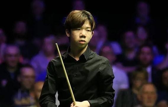 游客纷纷寻 游客纷纷寻