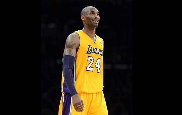 后防在解围 后防在解围